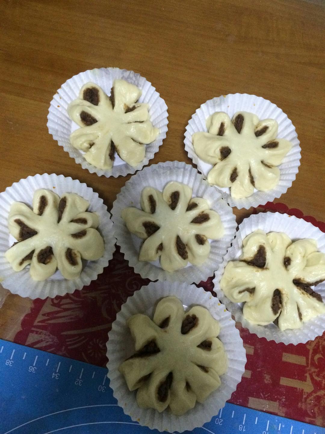 花朵豆沙面包