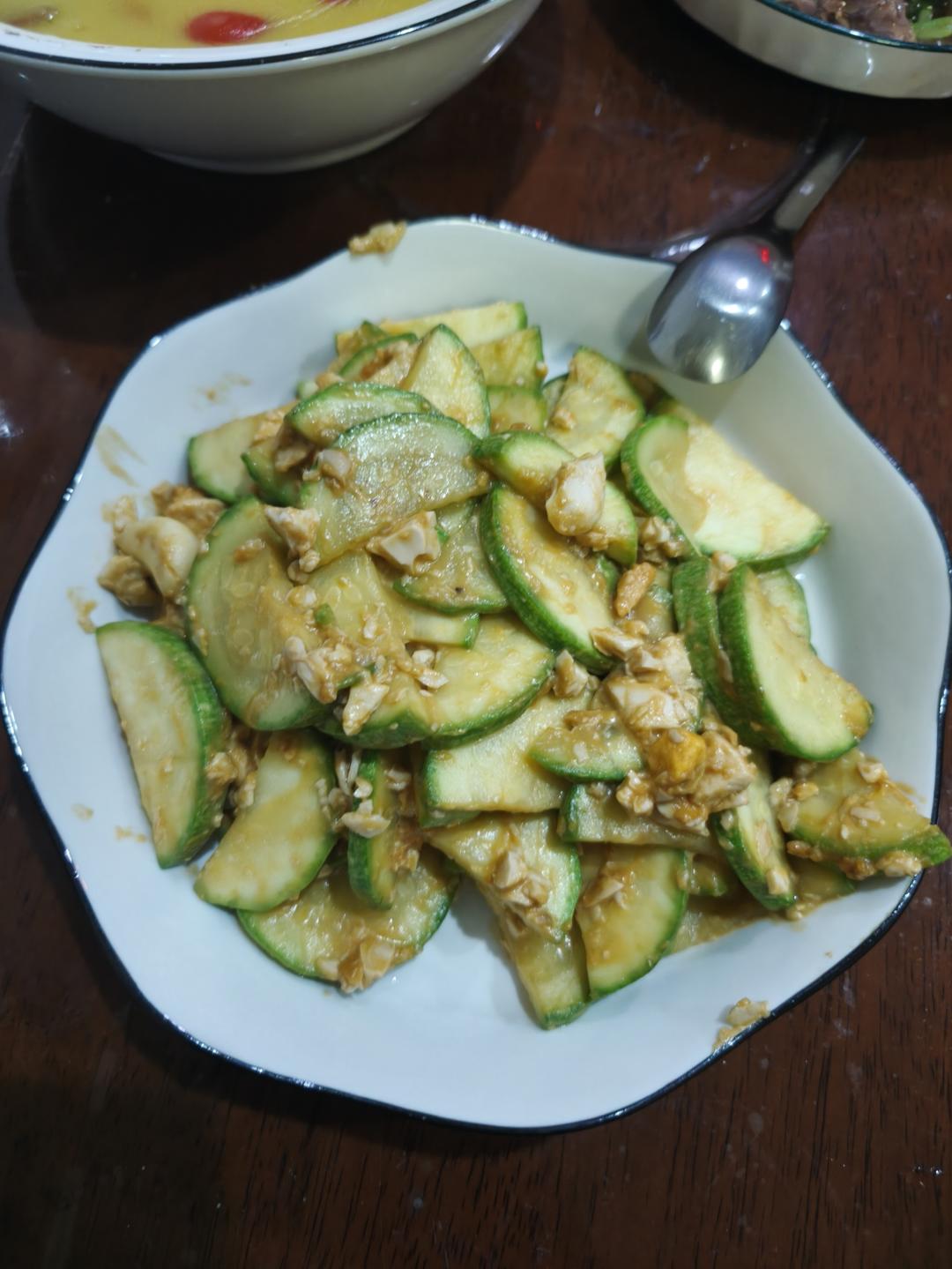 细节版咸蛋黄炒云南小瓜