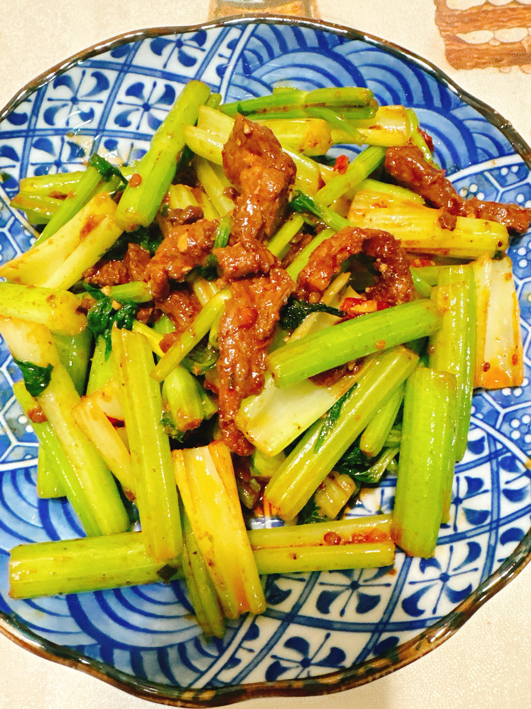 下饭神器又来了，试试这道芹菜炒牛肉！！