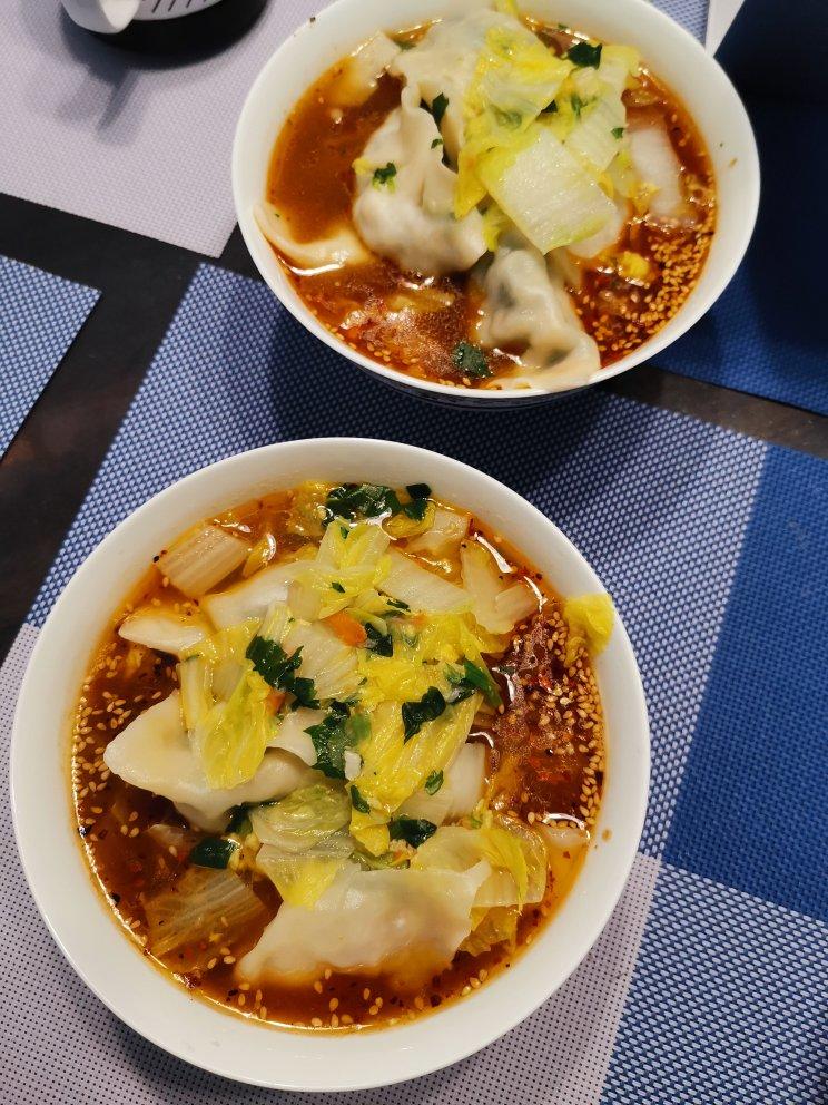 酸汤水饺