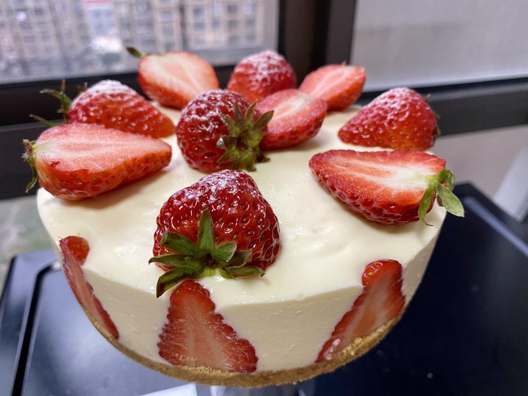 奥利奥草莓酸奶慕斯蛋糕（6寸）