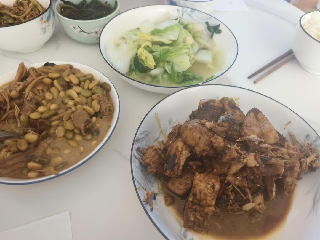 咸鸭爪烧黄豆