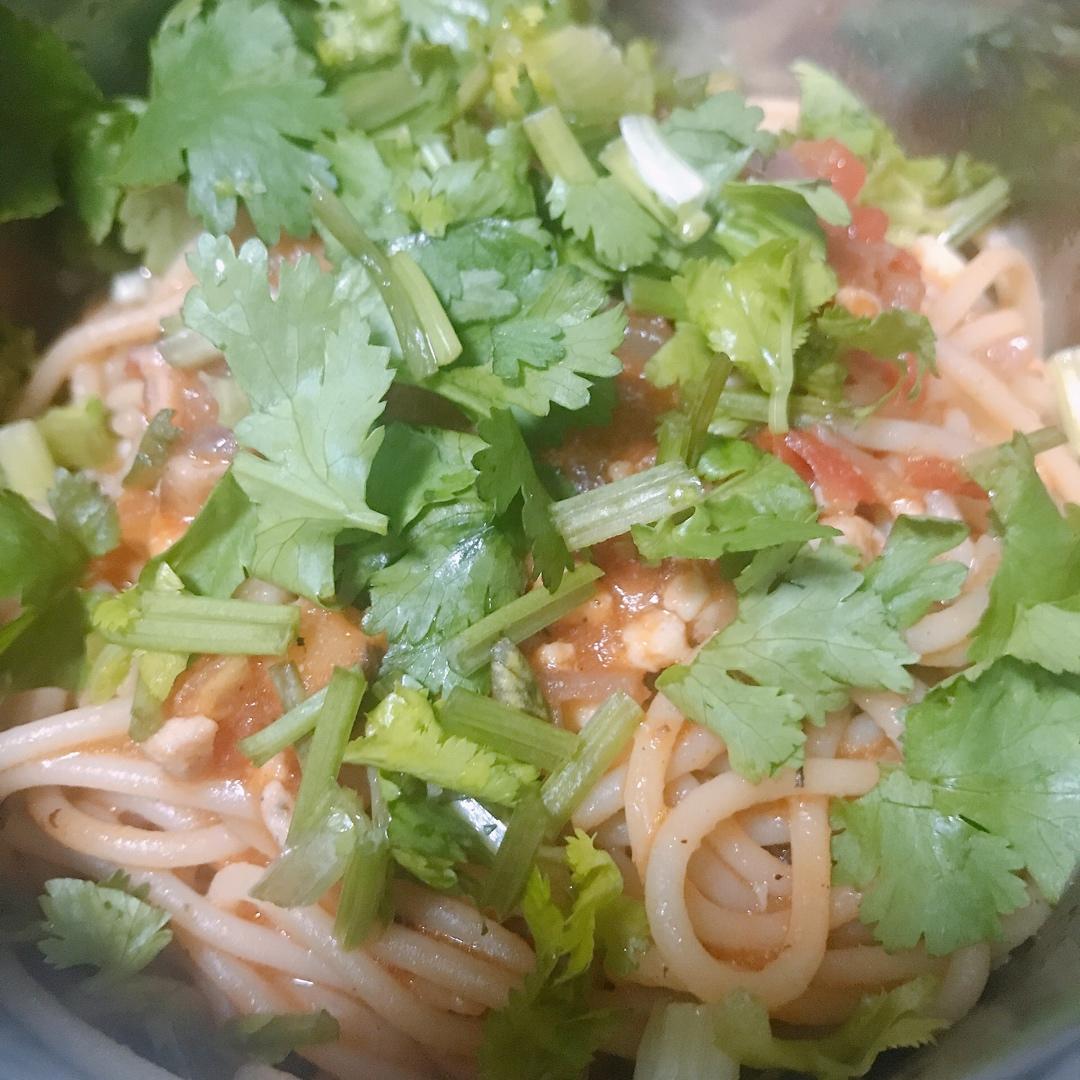 蕃茄蘑菇肉酱意大利面