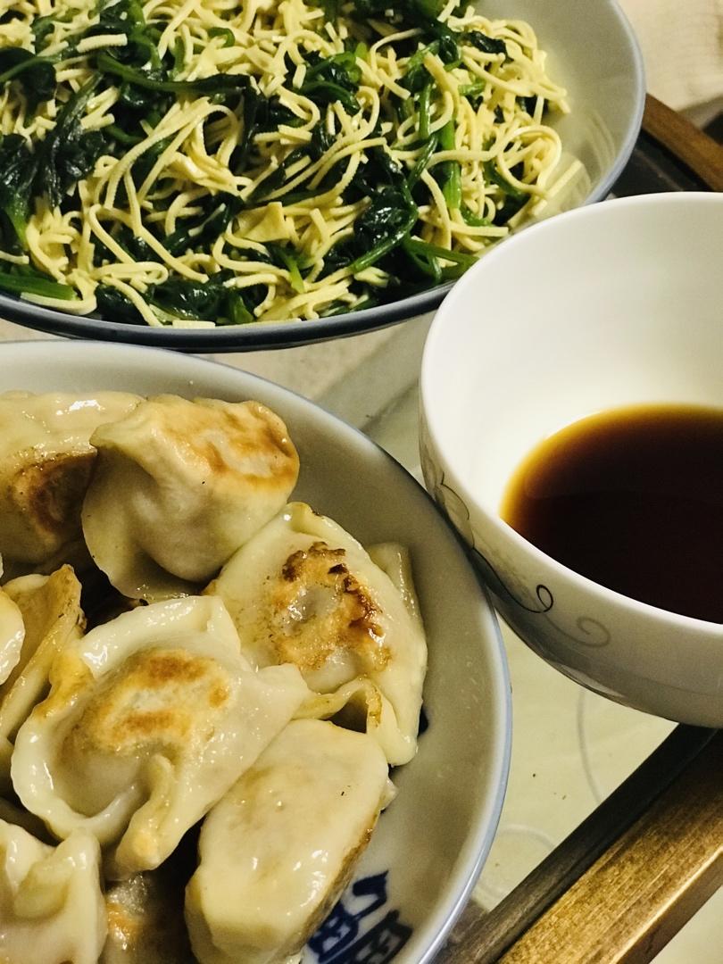 超快手速冻饺子版锅贴傻瓜食谱