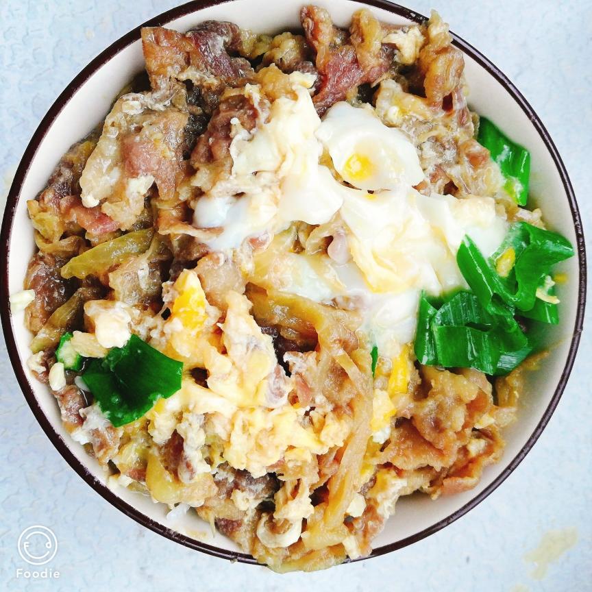 日式肥牛盖饭（牛丼）——巨好吃的超级简易懒人版的做法