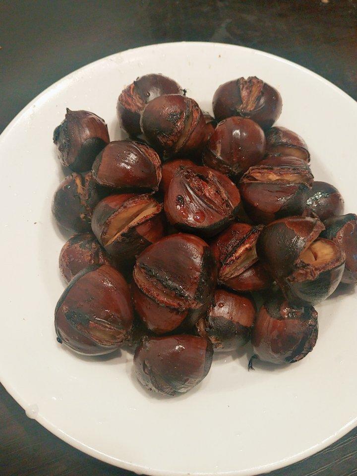 慵懒美丽的栗子