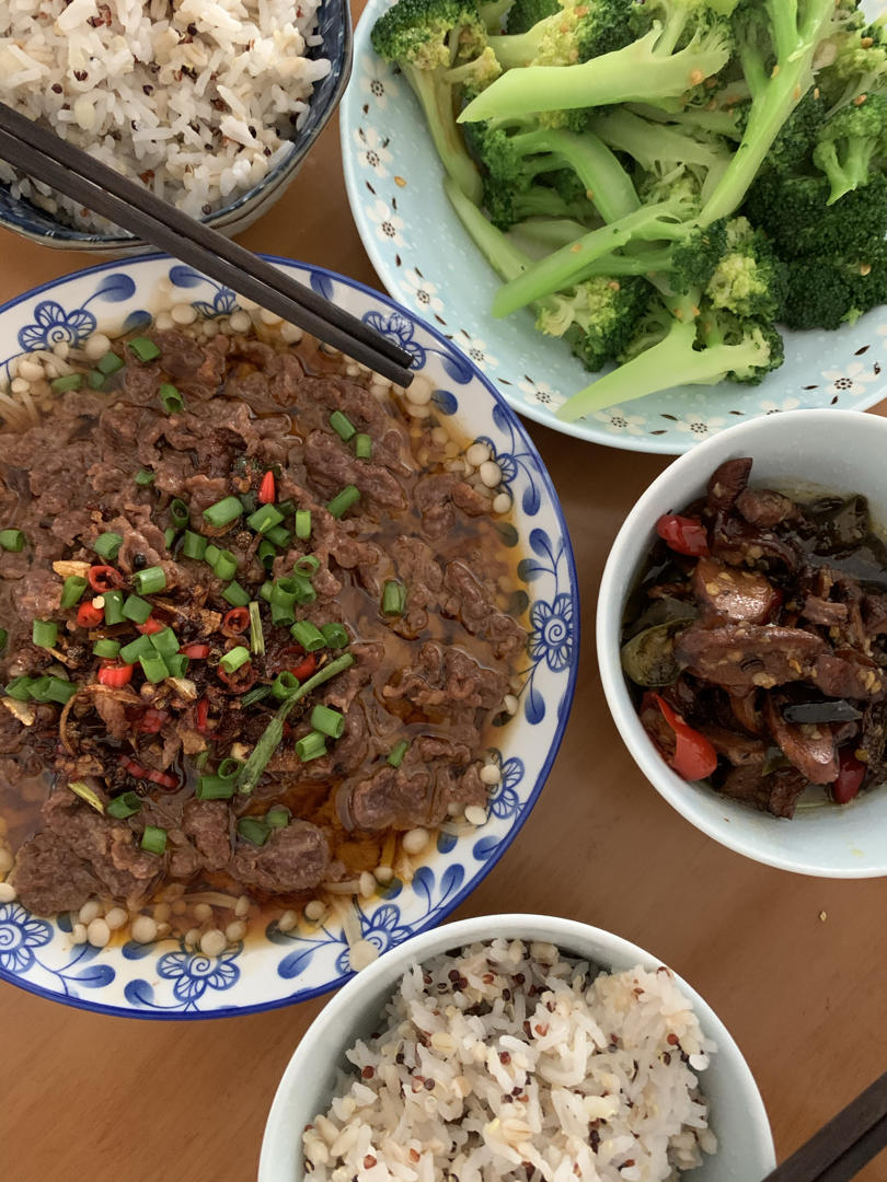 🔥🔥低脂健康‼️吃腻了油炒那我们就换蒸的🥢简单快手的金针菇蒸牛肉🥩🥩你值得拥有❣️