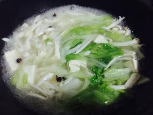 海鲜菇豆腐养生汤的做法 步骤4