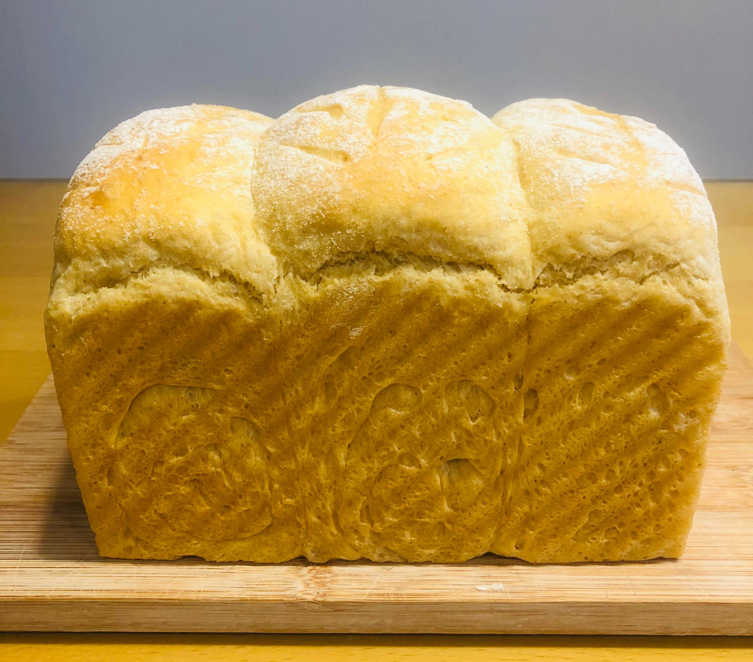 黄钦良做的鲜奶液种超熟吐司