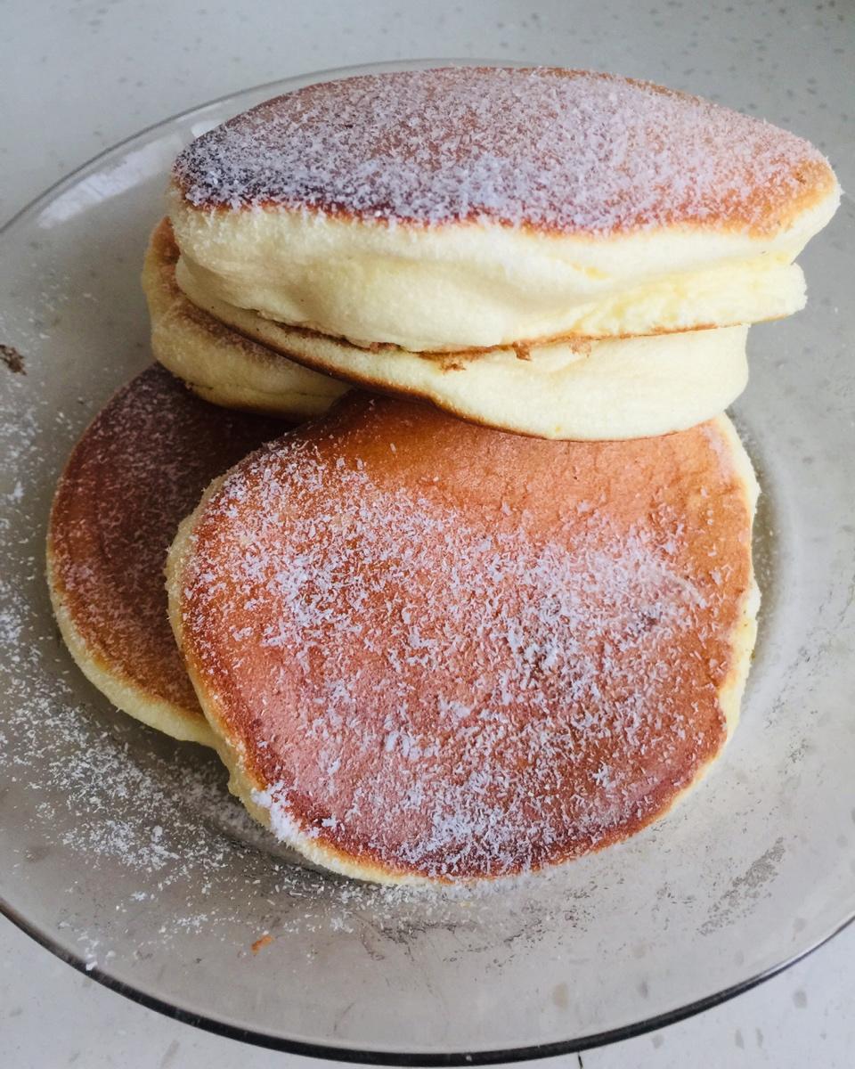 不用烤箱 15分钟无油低糖的舒芙蕾蛋糕松饼 🥞 蓬松绵软