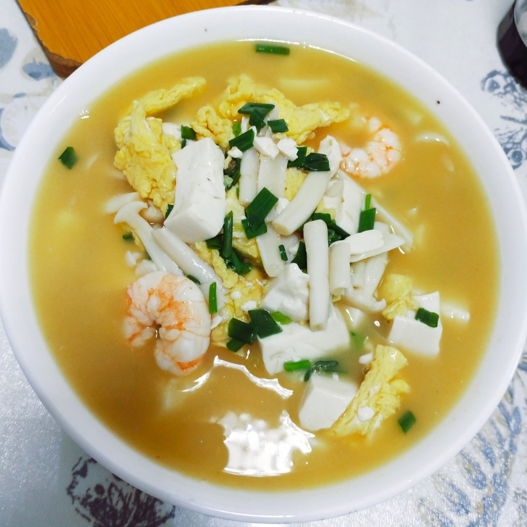 海鲜菇鸡蛋豆腐汤