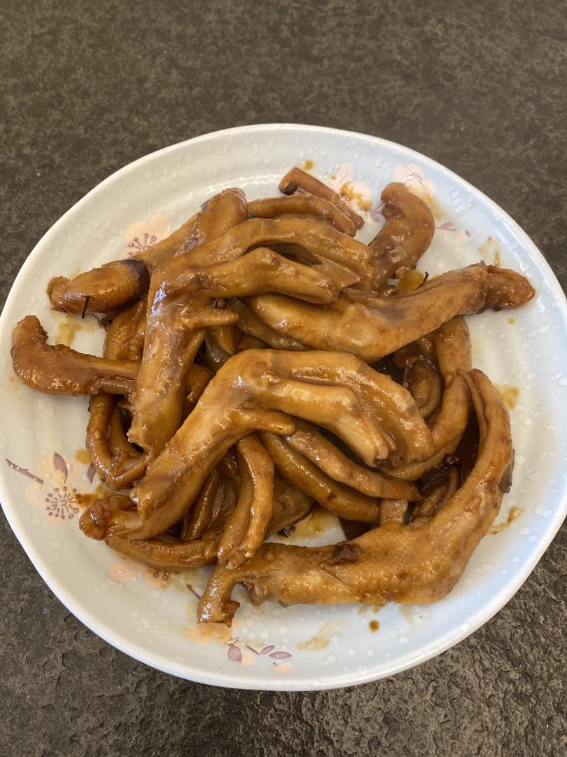 厨师长教你：“干锅鸭脚”的家常做法，边加热边吃全身都暖暖的