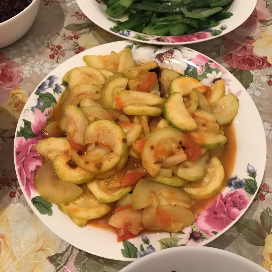 西葫芦炒番茄