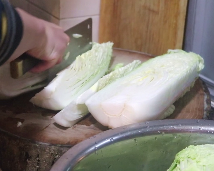 在家也能腌的韩式辣白菜的做法 步骤1