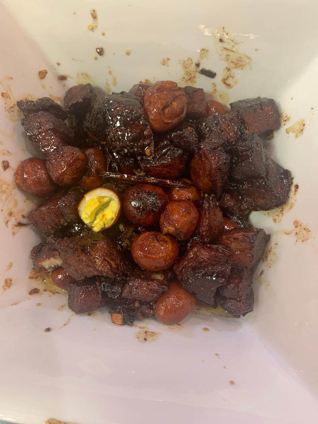 加了鹌鹑蛋后，这盘红烧肉，美味的逆天啦——鹌鹑蛋烧肉（孔瑶食谱）