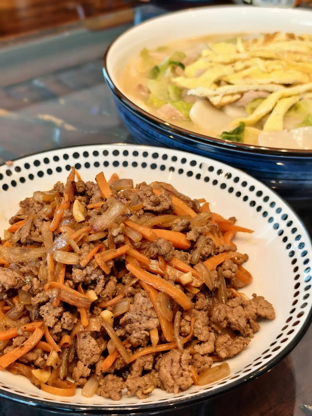 这是谁的牛肉蔬菜三明治🥪啊⁉️巨巨巨满足哇