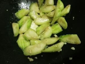 清炒水瓜的做法 步骤2