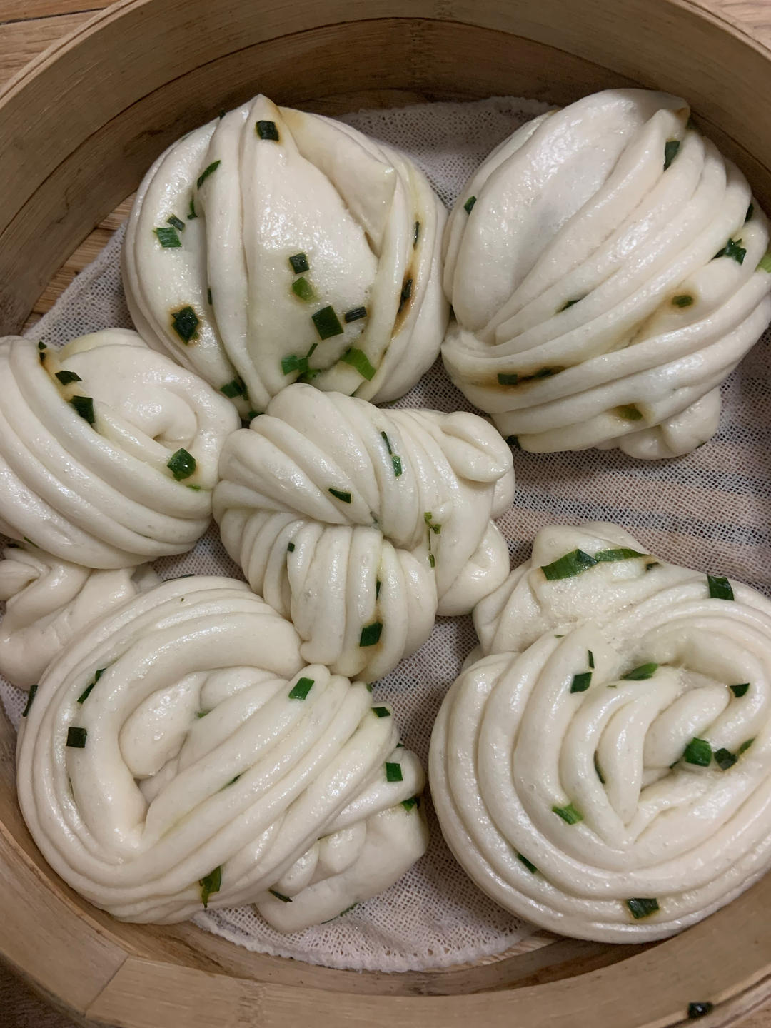 葱油花卷，一根筷子卷出漂亮的造型