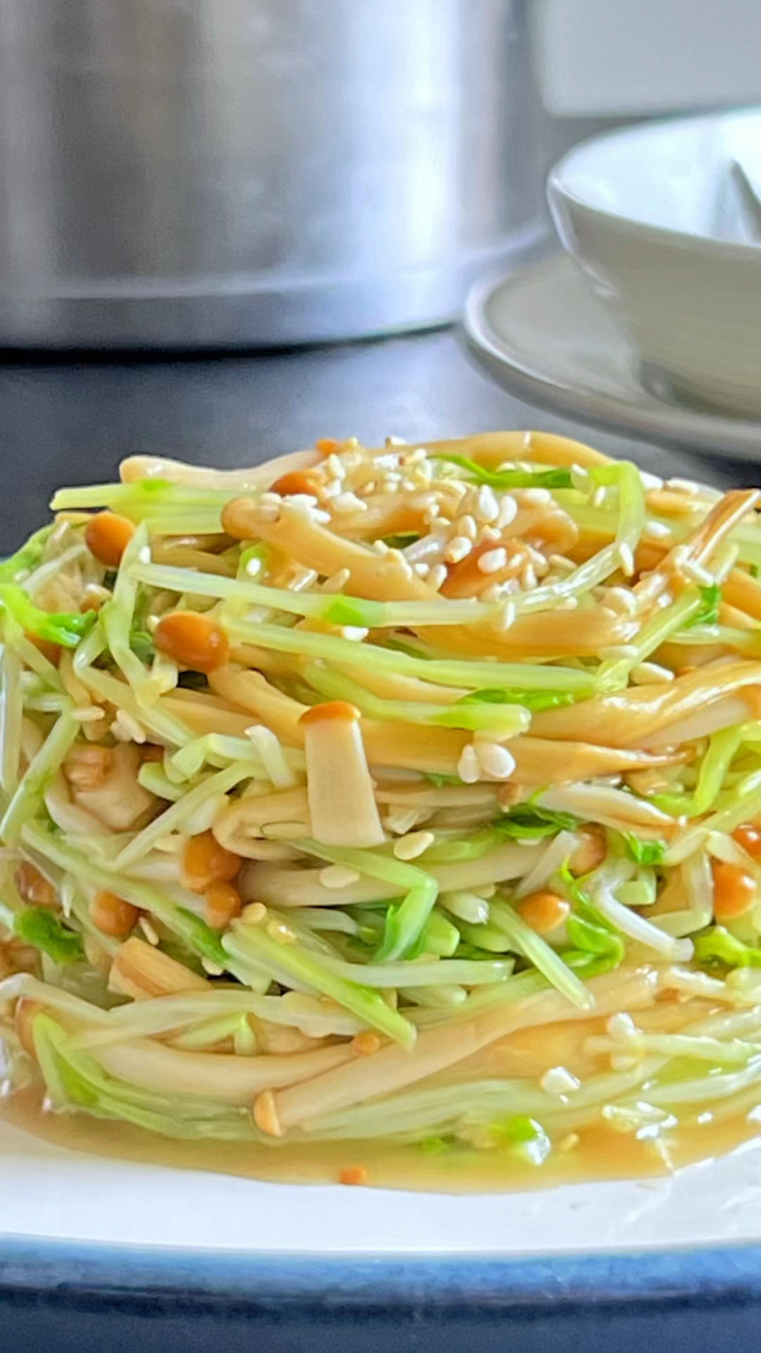 春天减脂餐之～凉拌豌豆苗