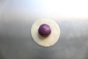 紫薯蛋黄酥的做法 步骤14