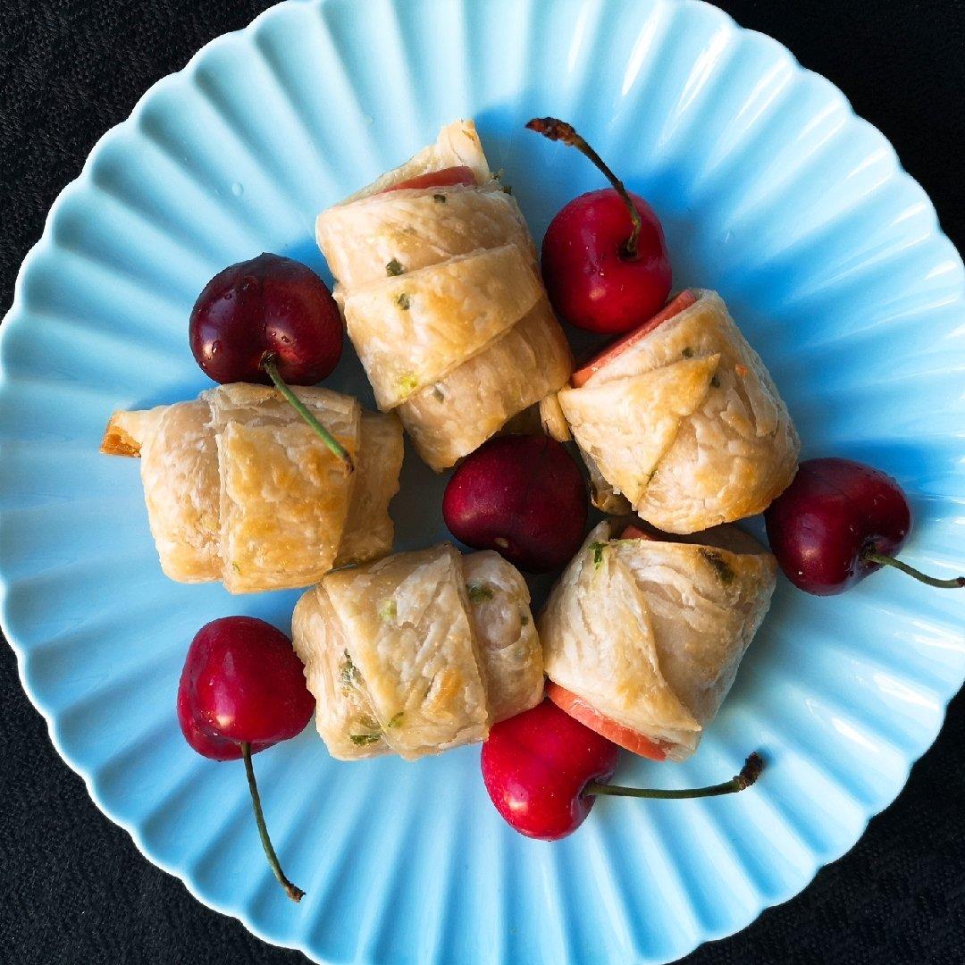 手抓饼版可颂火腿卷