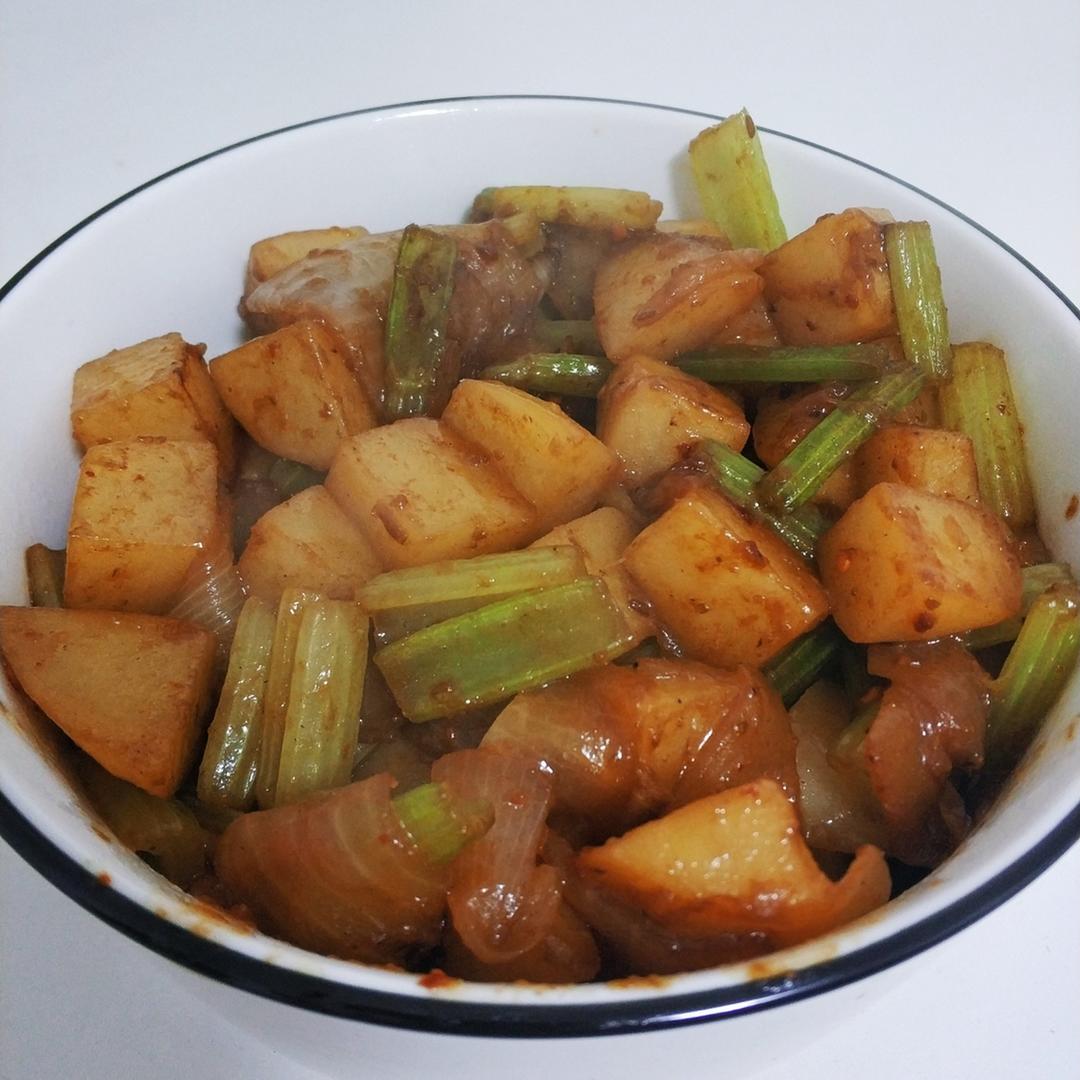 孜然洋葱炒土豆