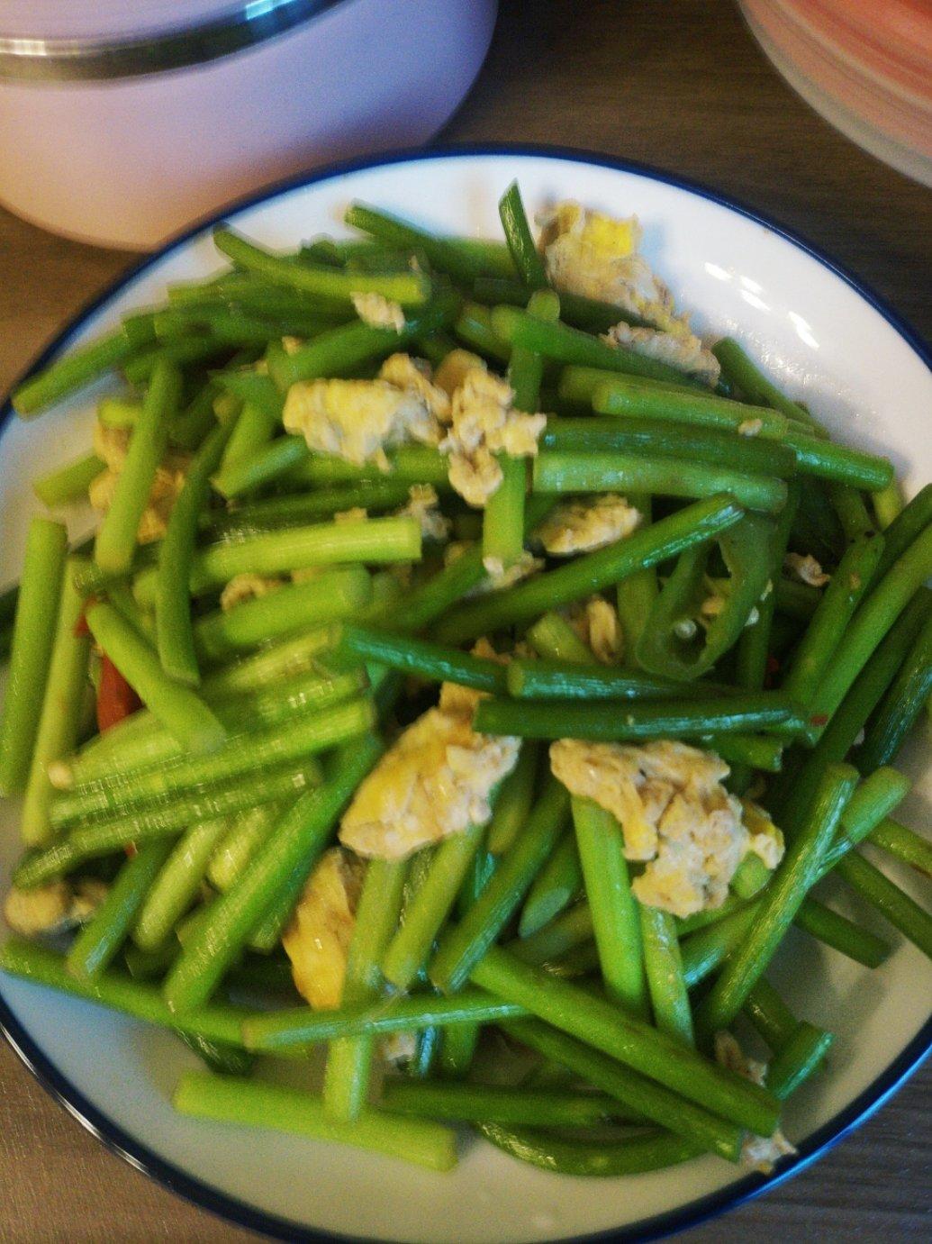 蒜苗炒鸡蛋