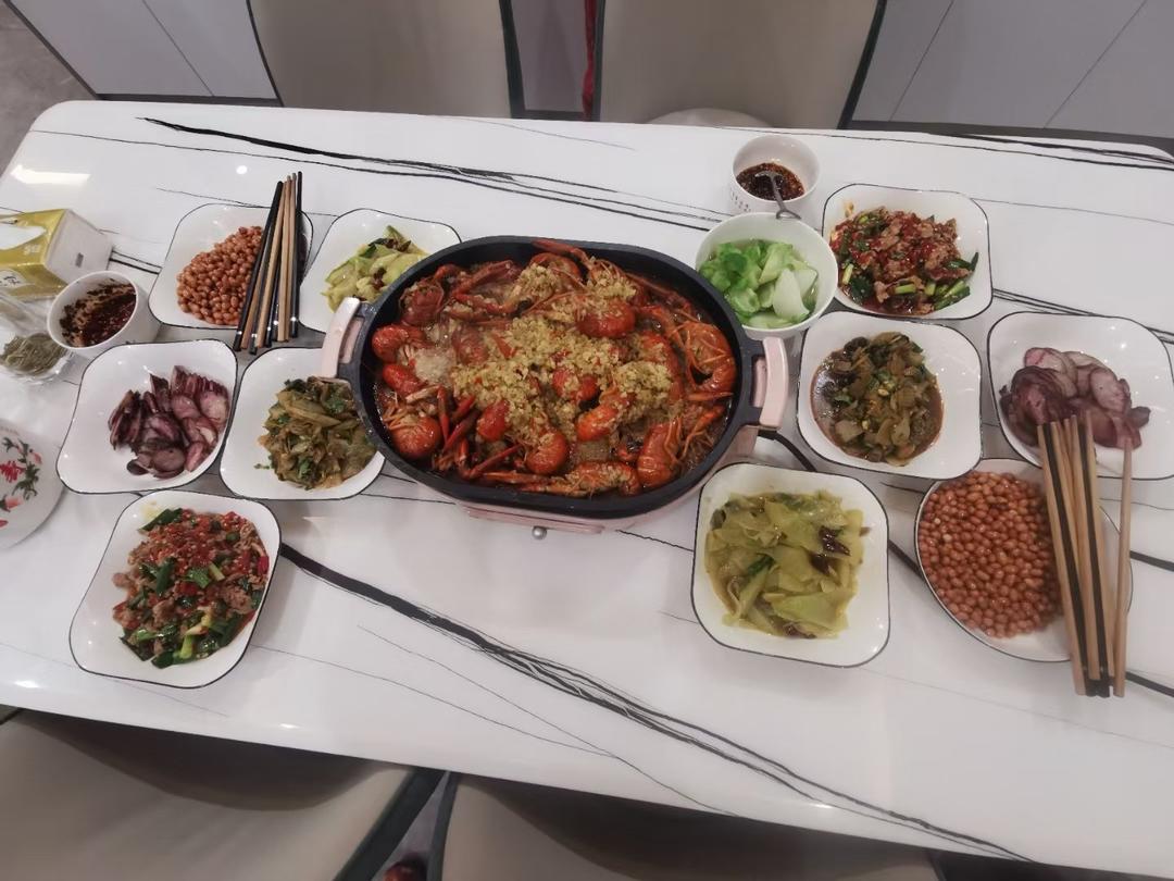 蒜香啤酒小龙虾
