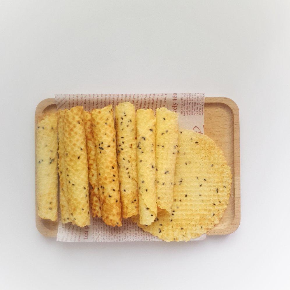 #麦子厨房#小红锅制作酥脆的蛋卷