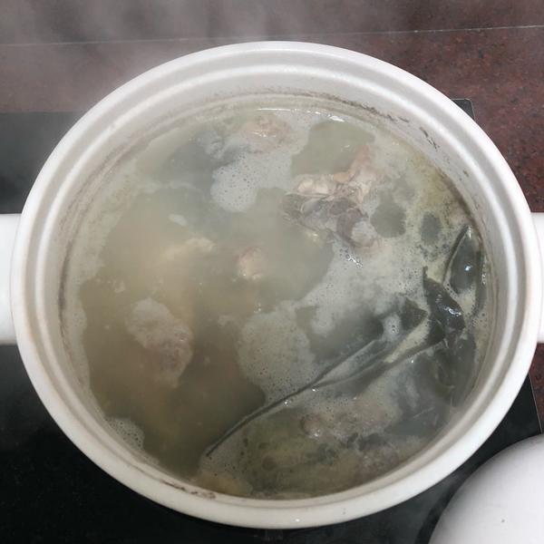 海带眉豆猪骨汤--清热祛湿