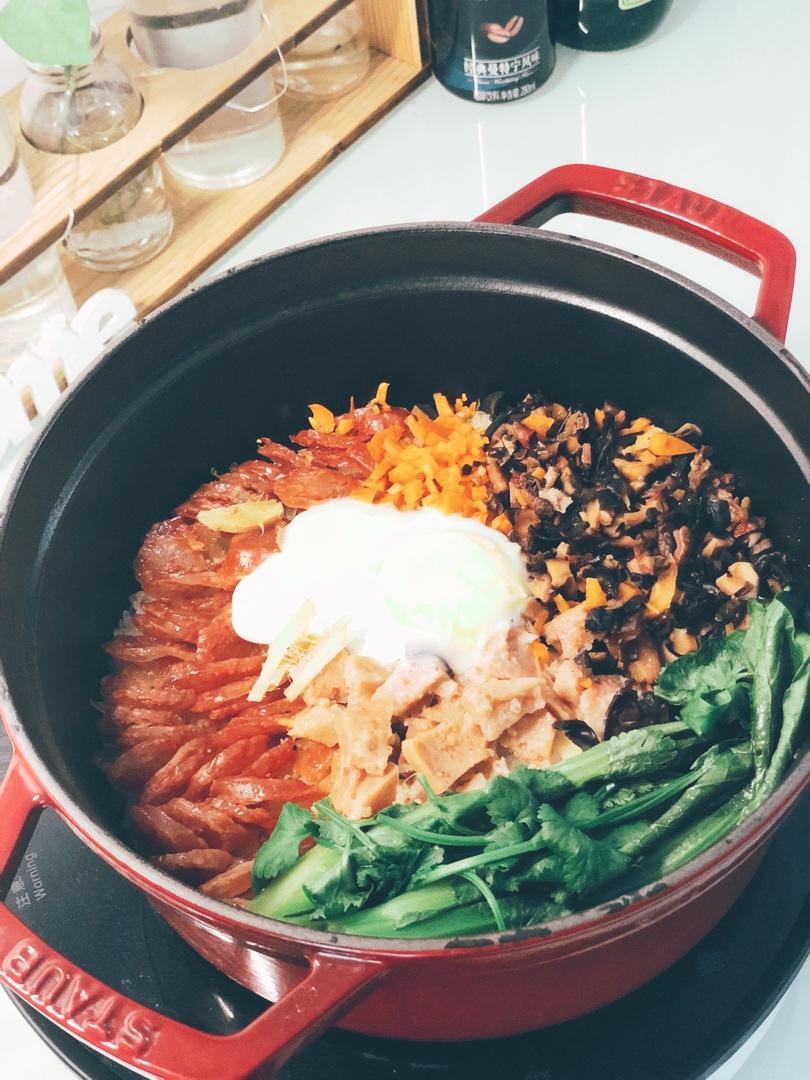 广式腊味煲仔饭