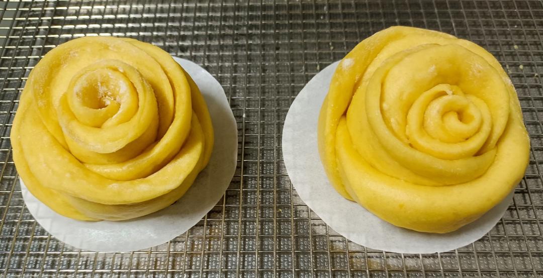 可以给宝宝当辅食的单纯版南瓜馒头，含玫瑰花、刺猬、南瓜造型馒头做法