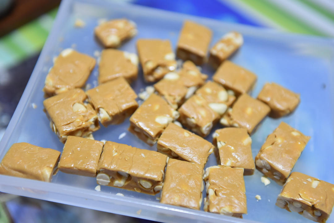 比牛轧糖还要好吃的花生太妃糖（消耗淡奶油）