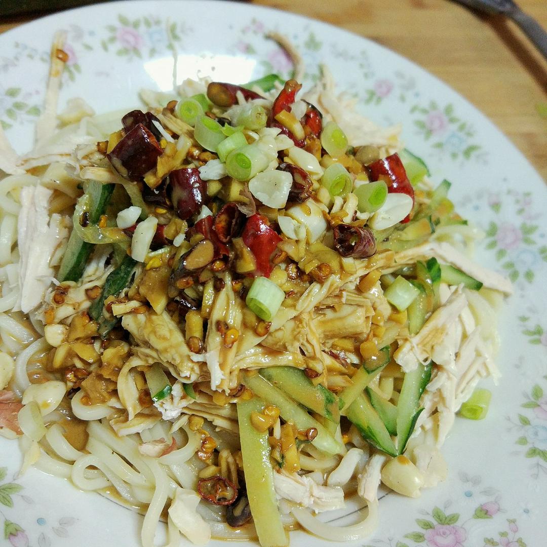 鸡丝凉面