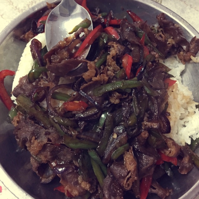 洋葱肥牛盖饭