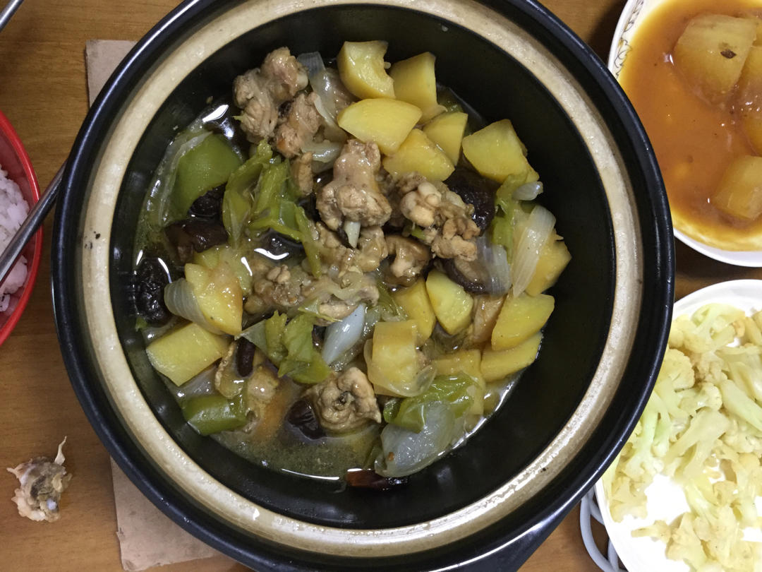 【黄焖鸡米饭】