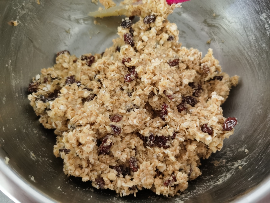 神仙配方📝最好吃的葡萄干燕麦曲奇，没有之一的做法 步骤6