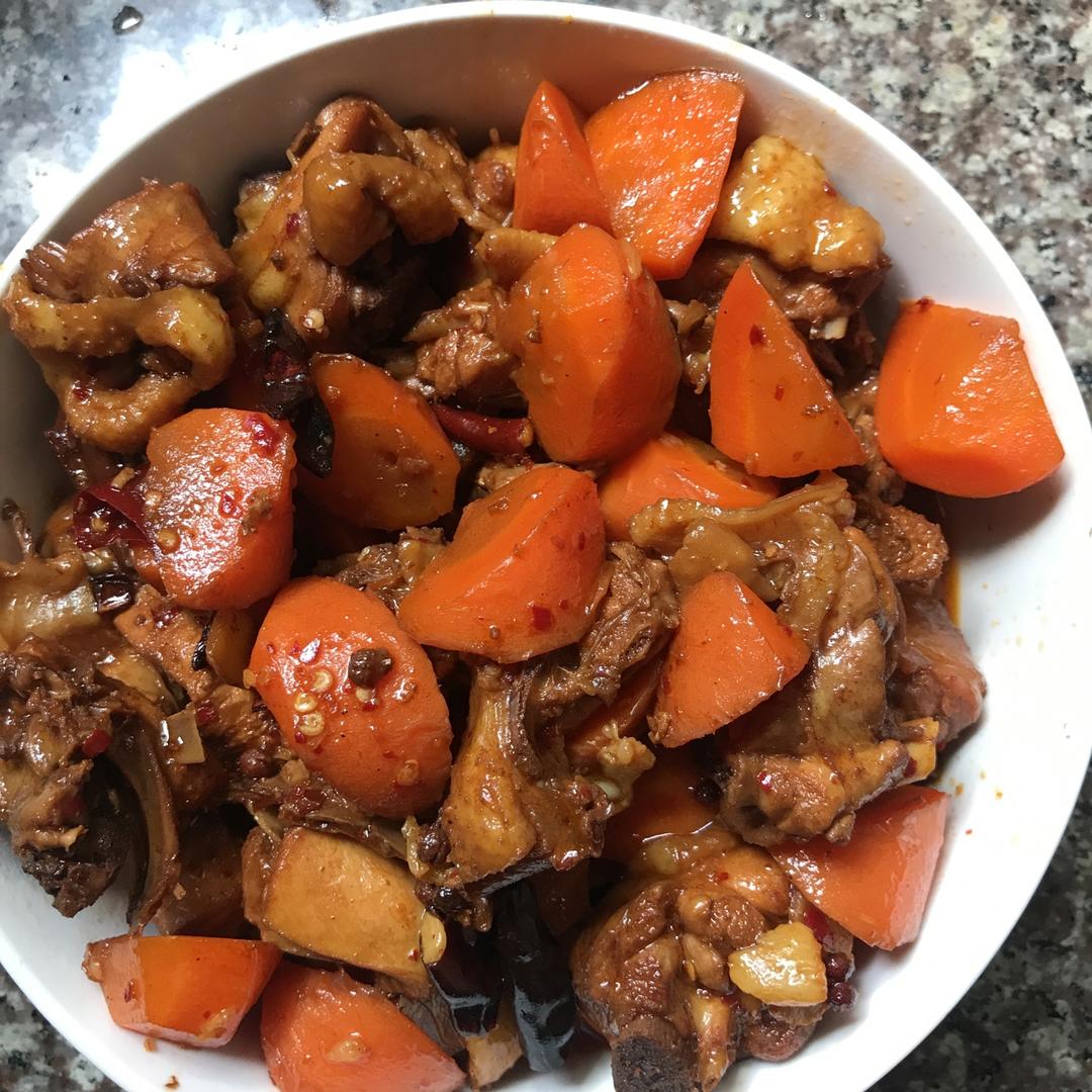 wuli小凯凯做的胡萝卜烧鸡块