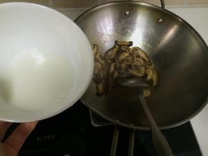 青菜耗油双菇的做法 步骤5