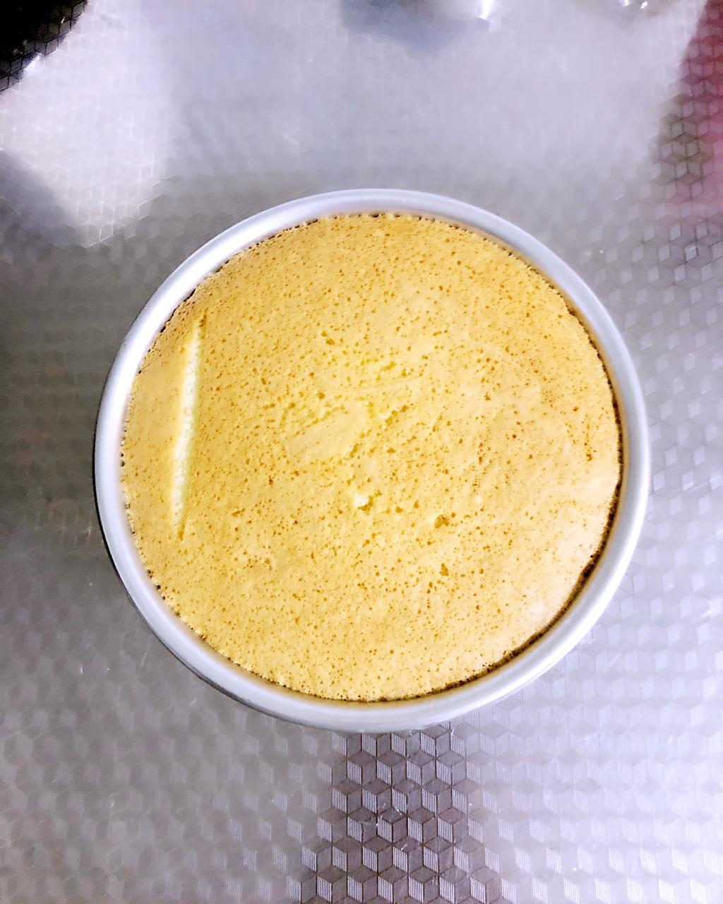 超简单完美戚风蛋糕（6寸2蛋）附打发、翻拌、脱模视频