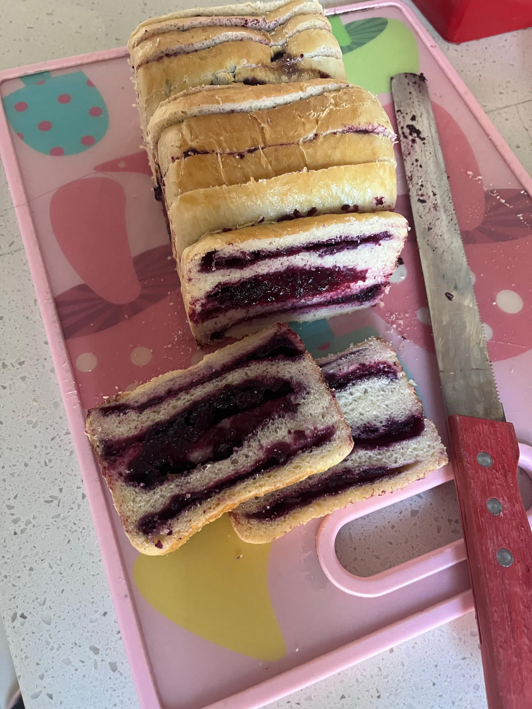 蓝莓果酱吐司