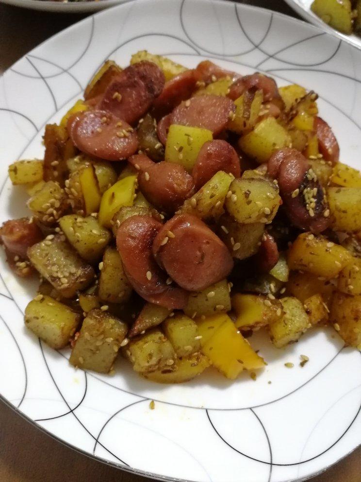 香辣过瘾的孜然土豆火腿，比路边摊还好吃