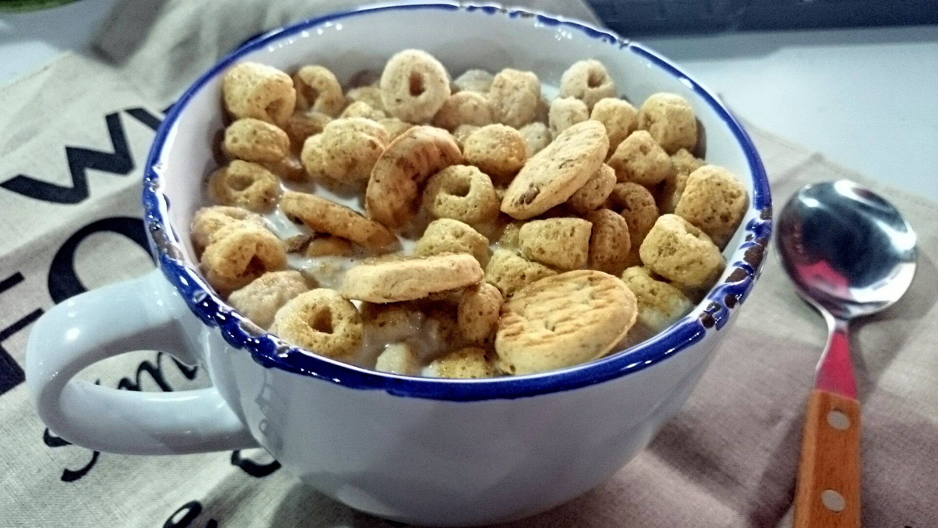 牛奶脆谷乐