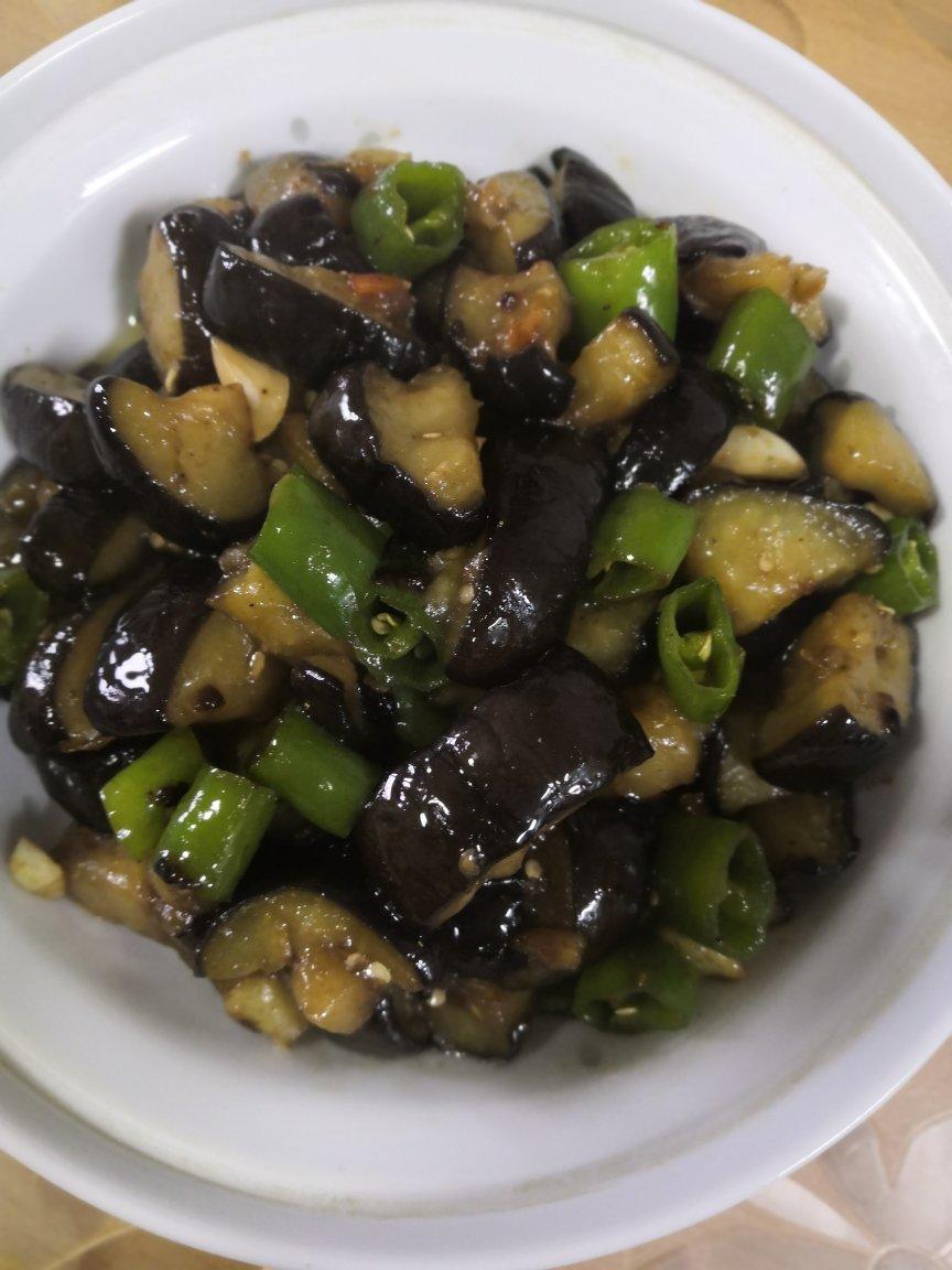 厨师长教你：“风味茄子”的家常做法，外酥里嫩味道很赞，收藏了