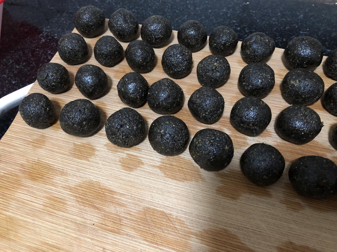 养生黑芝麻黑豆丸