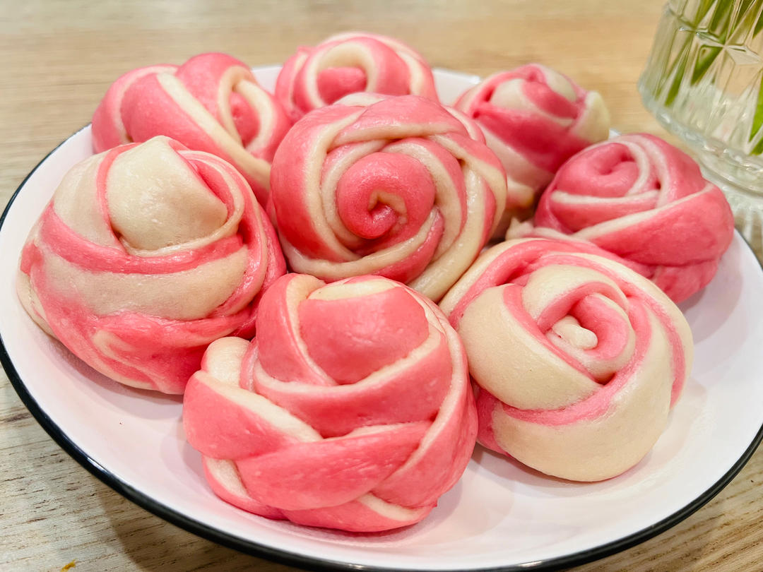 双色玫瑰花好看又好吃