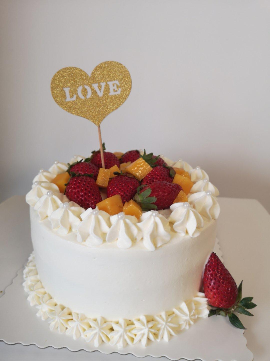 喵喵姐手工烘焙做的六寸戚风蛋糕