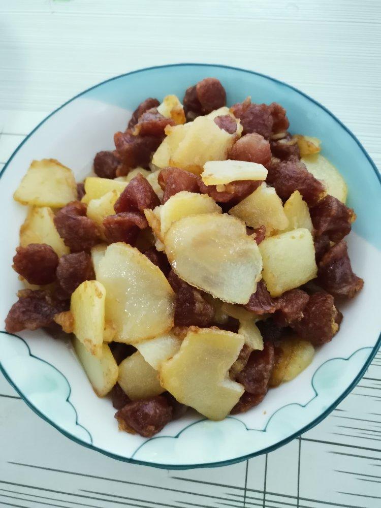 土豆片炒香肠