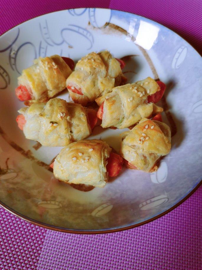 手抓饼皮香肠卷