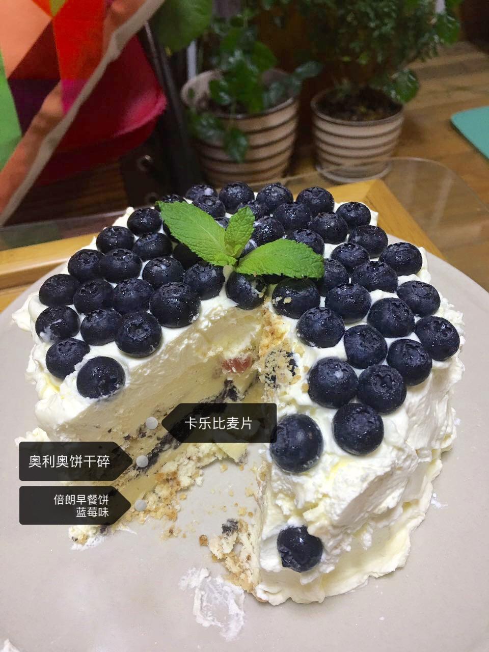 超简单ｸﾞｯ!(๑•̀ㅂ•́) ✧）蓝莓冰激凌蛋糕的做法 步骤5